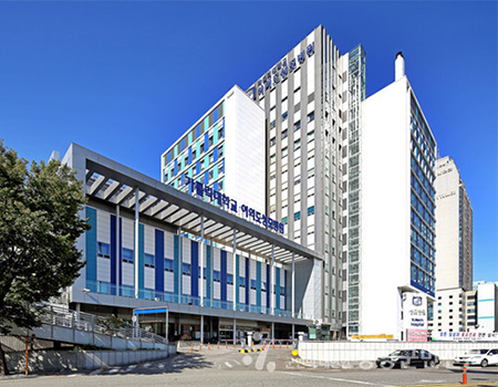 Yeouido St. Mary's Hospital, Seoul; main building side view